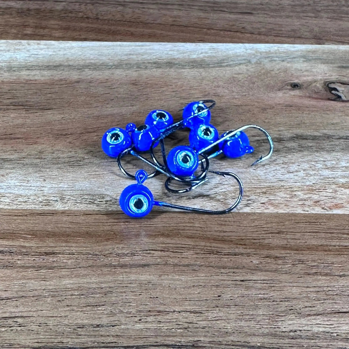 1/16th oz jig head with Mustad #4 hook in blue – JHall Fishing
